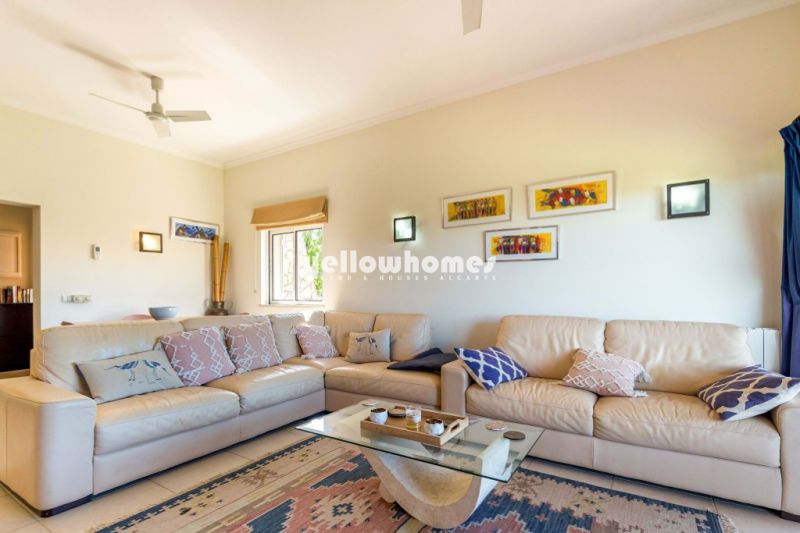 2-bedroom apartment overlooking the golf course near Lagoa/Carvoeiro